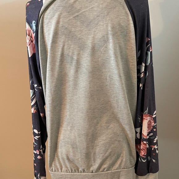 Long sleeve top - Picture 2 of 3